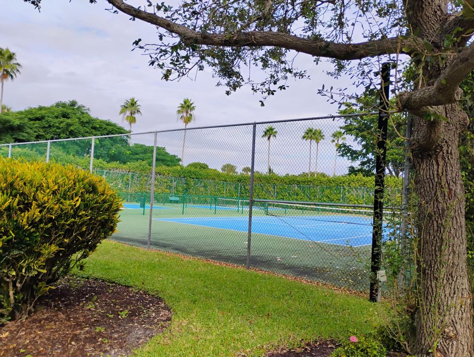 For Rent: $2,700 (2 beds, 2 baths, 1154 Square Feet)