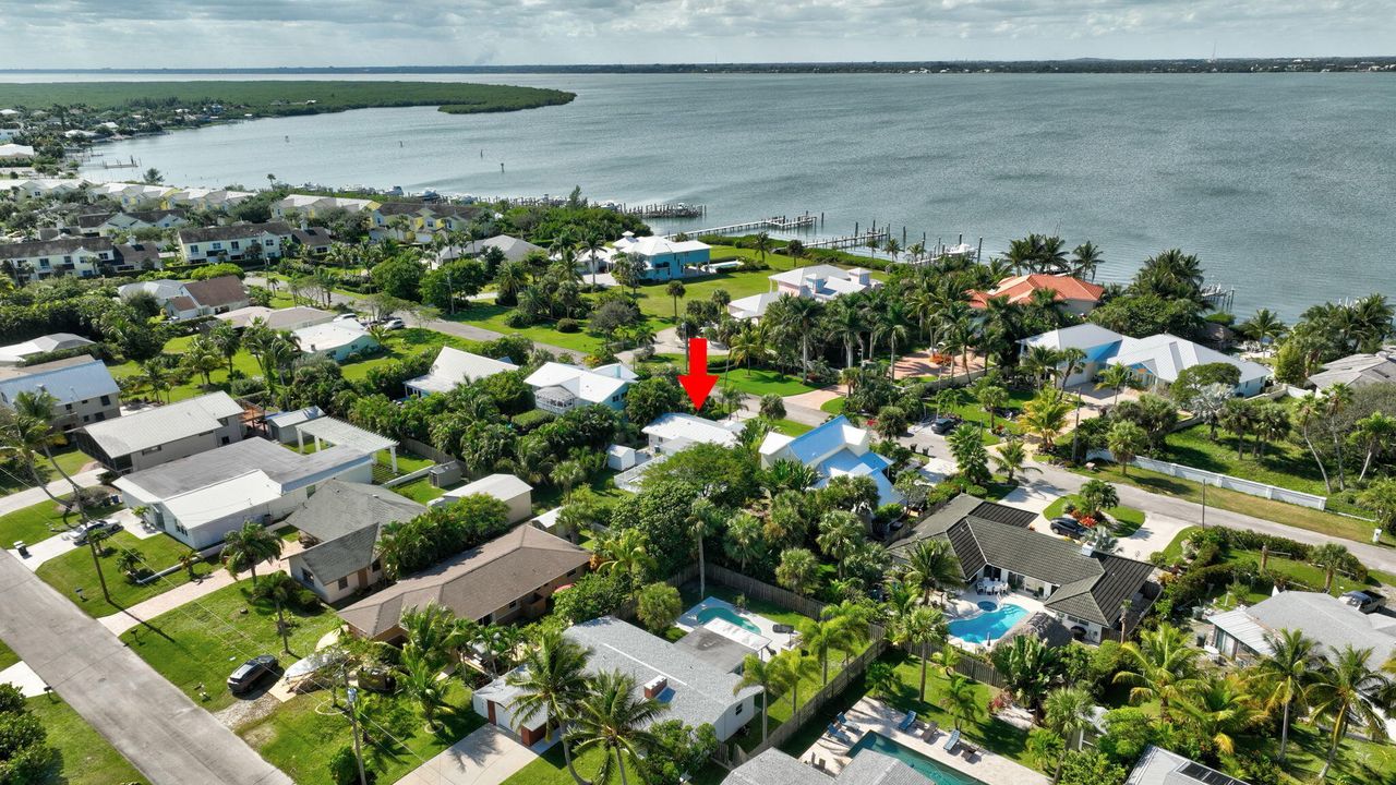 На продажу: $479,000 (2 спален, 2 ванн, 1173 Квадратных фут)