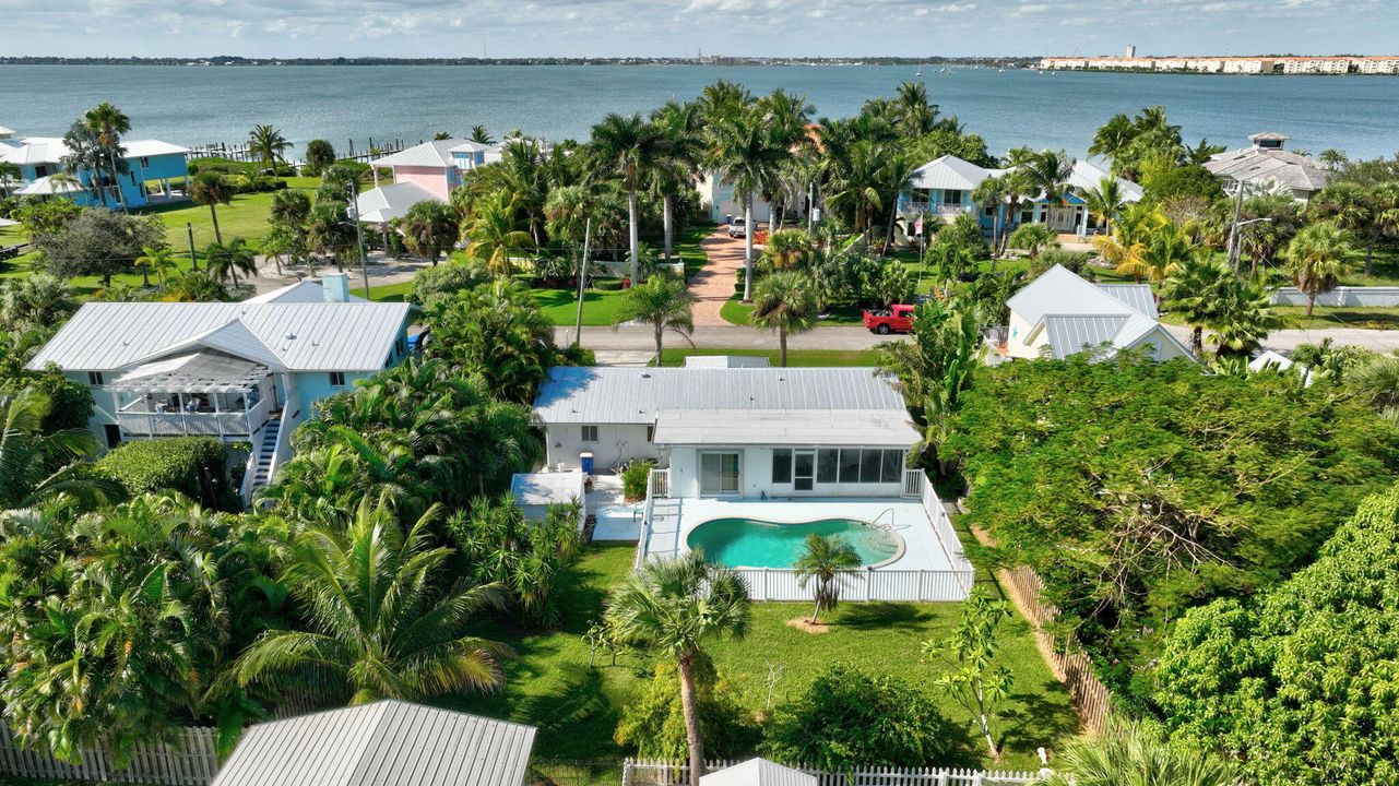 На продажу: $479,000 (2 спален, 2 ванн, 1173 Квадратных фут)