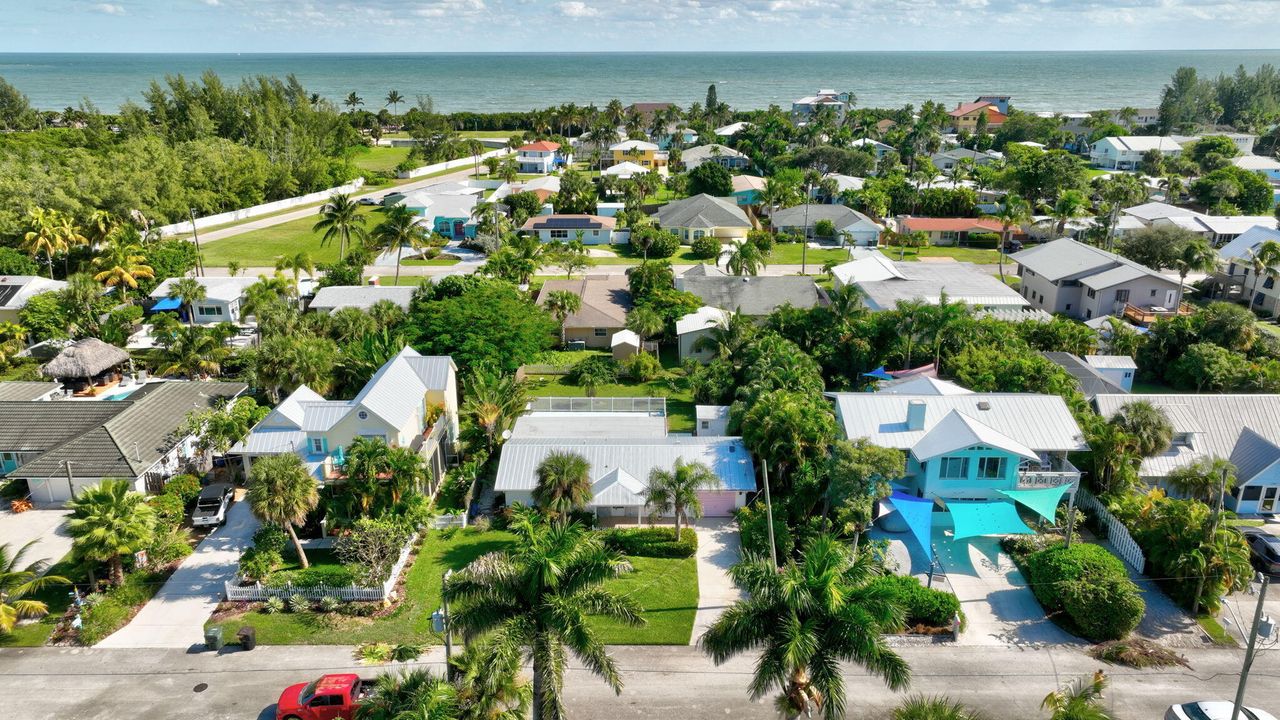 На продажу: $479,000 (2 спален, 2 ванн, 1173 Квадратных фут)