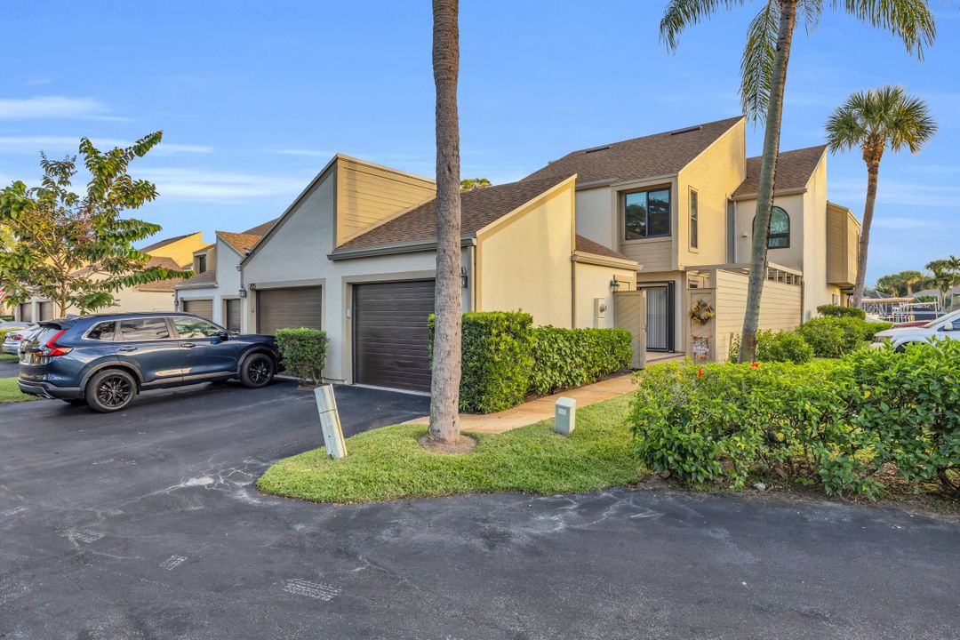 На продажу: $469,900 (3 спален, 3 ванн, 1713 Квадратных фут)