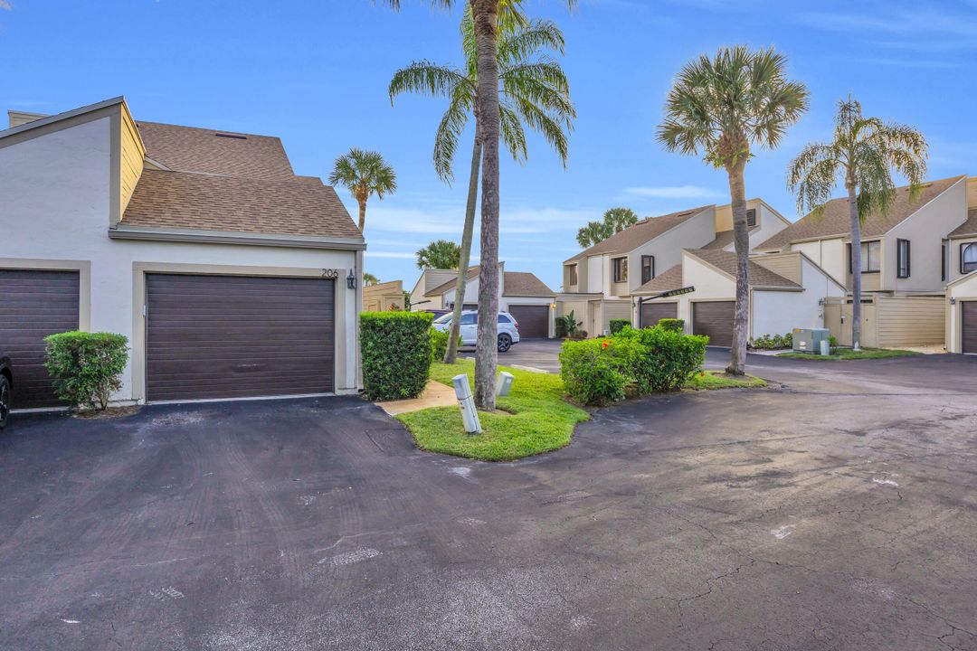 На продажу: $469,900 (3 спален, 3 ванн, 1713 Квадратных фут)