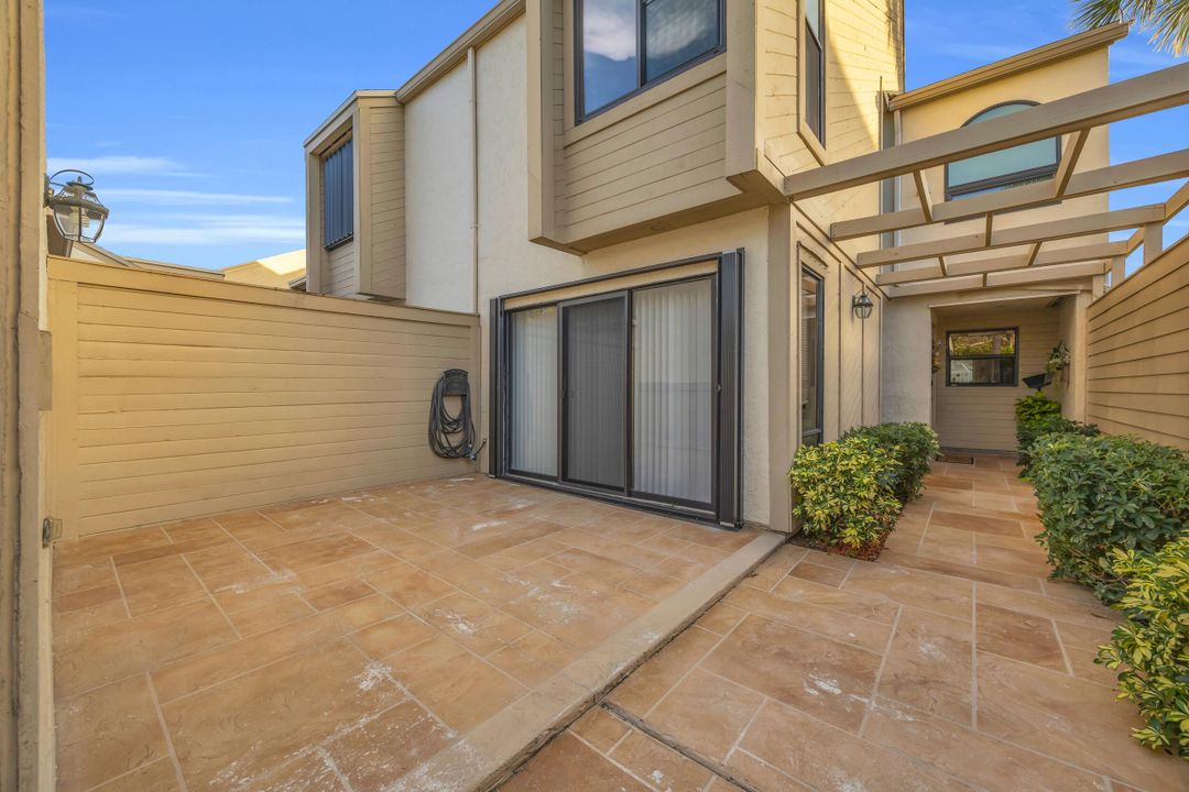 На продажу: $469,900 (3 спален, 3 ванн, 1713 Квадратных фут)