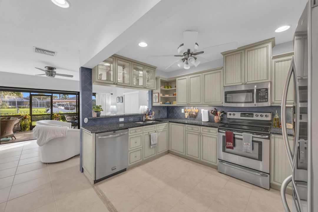 На продажу: $469,900 (3 спален, 3 ванн, 1713 Квадратных фут)