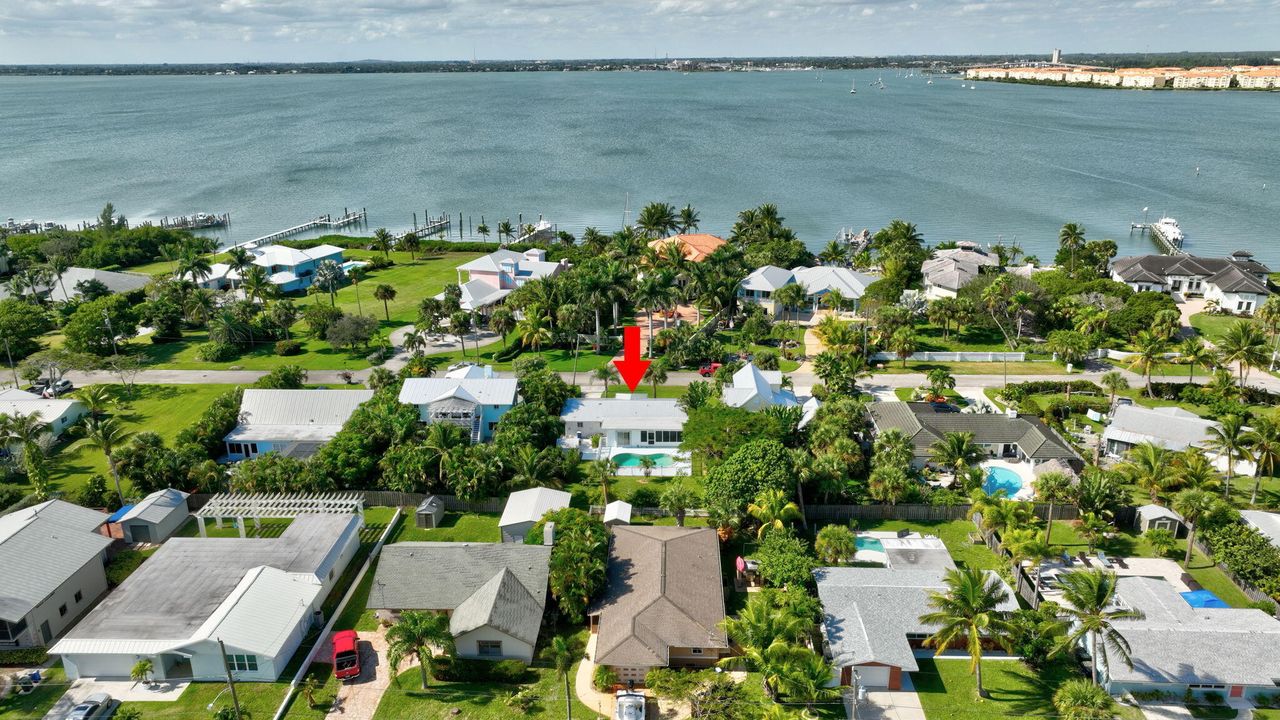 На продажу: $479,000 (2 спален, 2 ванн, 1173 Квадратных фут)