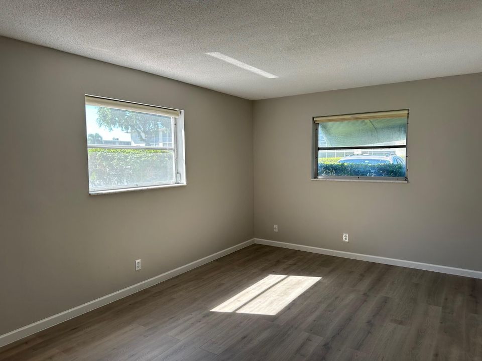 На продажу: $89,000 (2 спален, 1 ванн, 894 Квадратных фут)