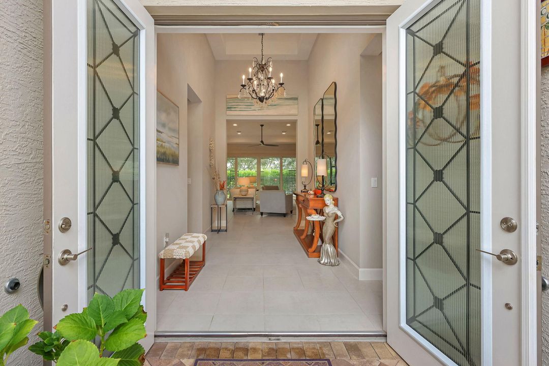 For Sale: $674,900 (3 beds, 2 baths, 2580 Square Feet)