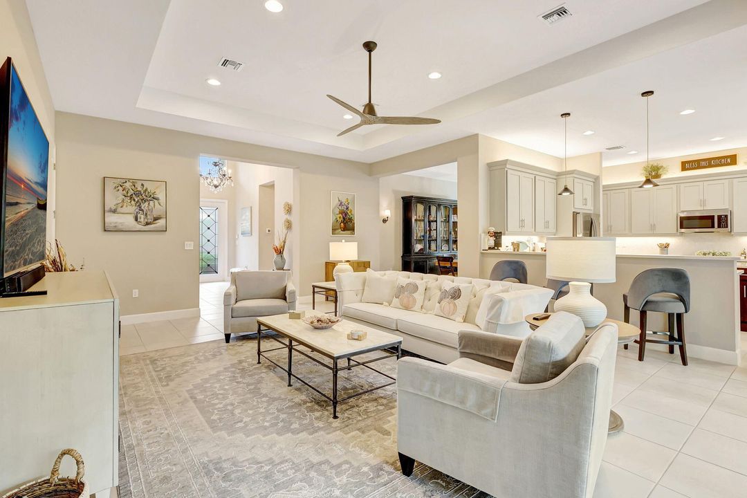 For Sale: $674,900 (3 beds, 2 baths, 2580 Square Feet)