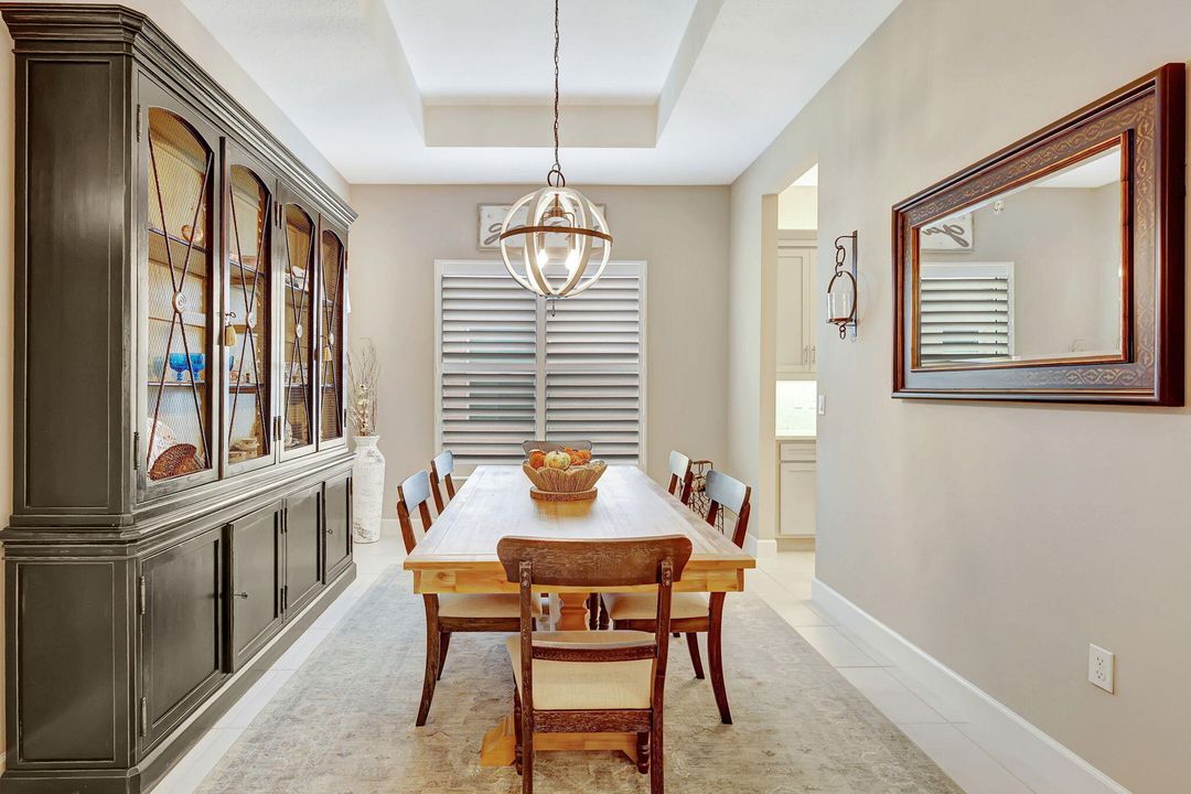 For Sale: $674,900 (3 beds, 2 baths, 2580 Square Feet)