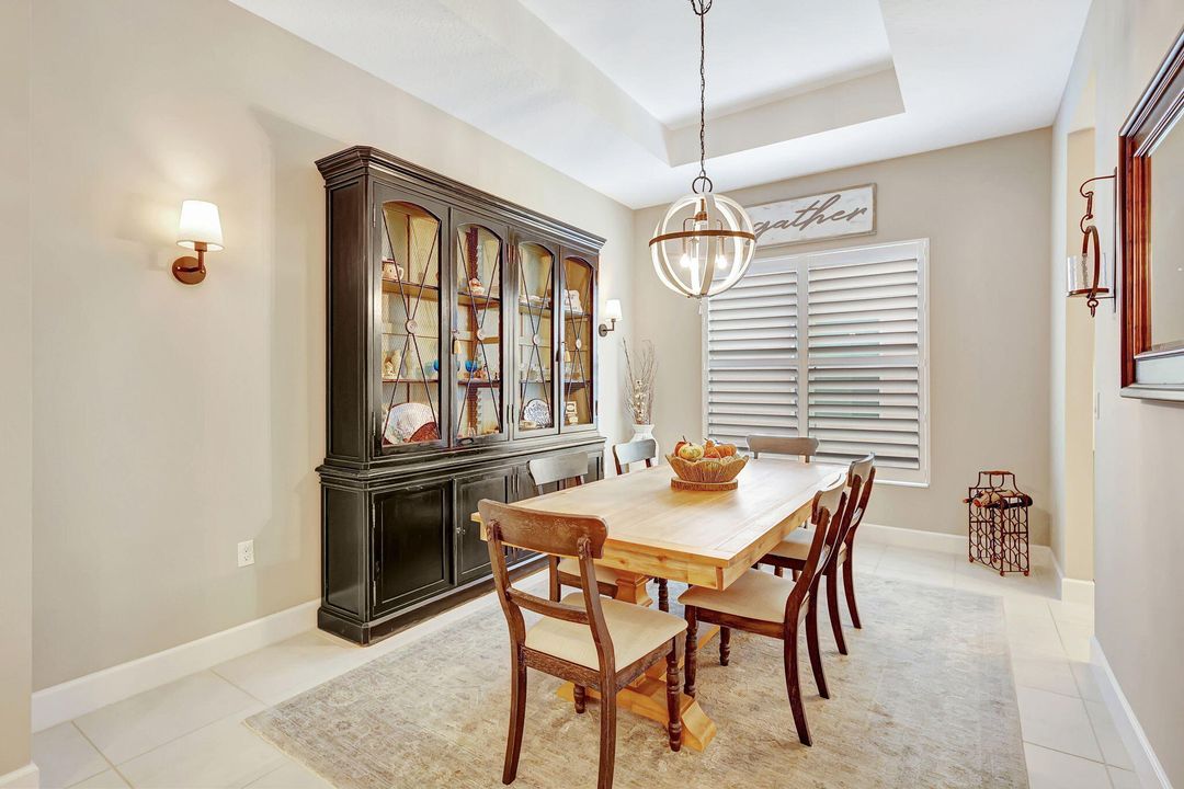 For Sale: $674,900 (3 beds, 2 baths, 2580 Square Feet)