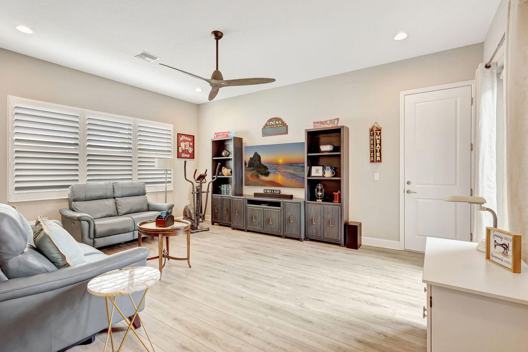 For Sale: $674,900 (3 beds, 2 baths, 2580 Square Feet)