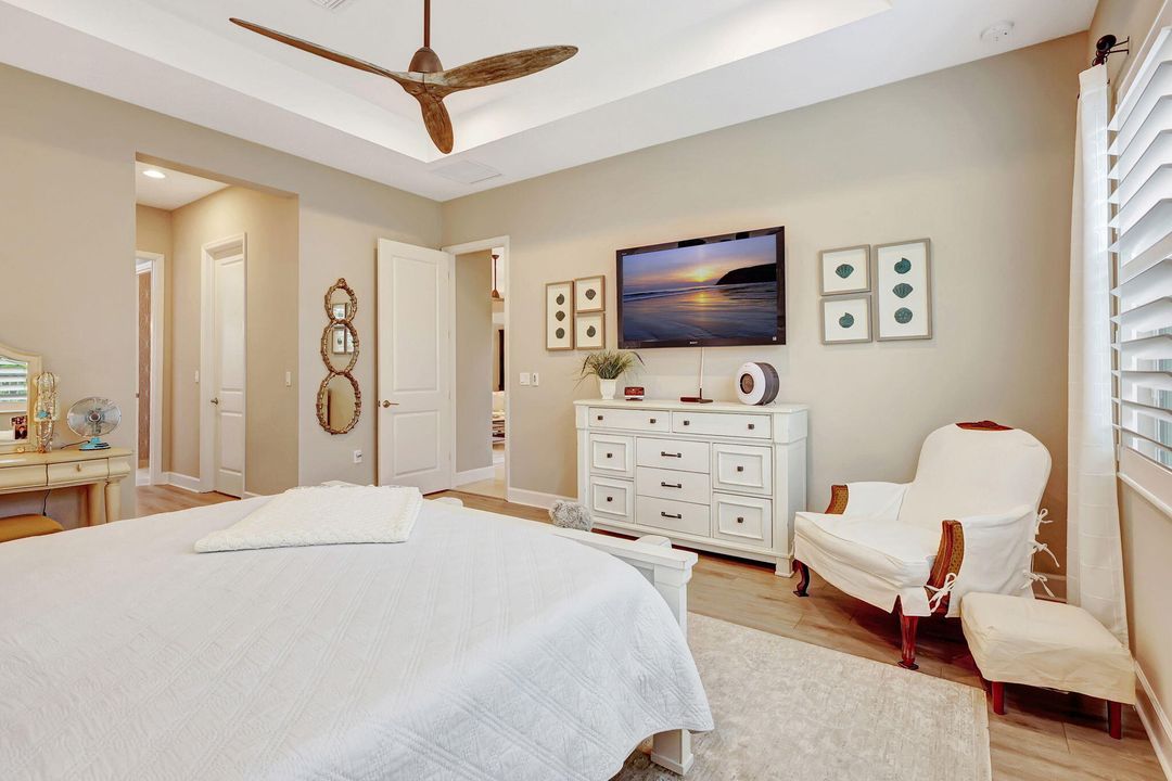 For Sale: $674,900 (3 beds, 2 baths, 2580 Square Feet)