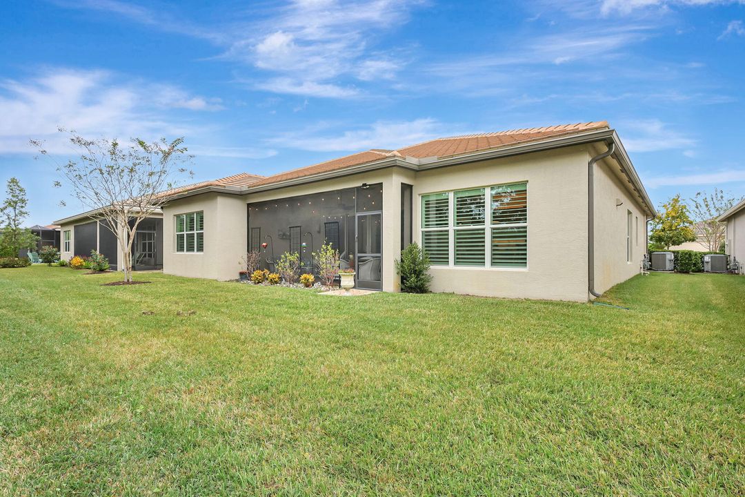 For Sale: $674,900 (3 beds, 2 baths, 2580 Square Feet)