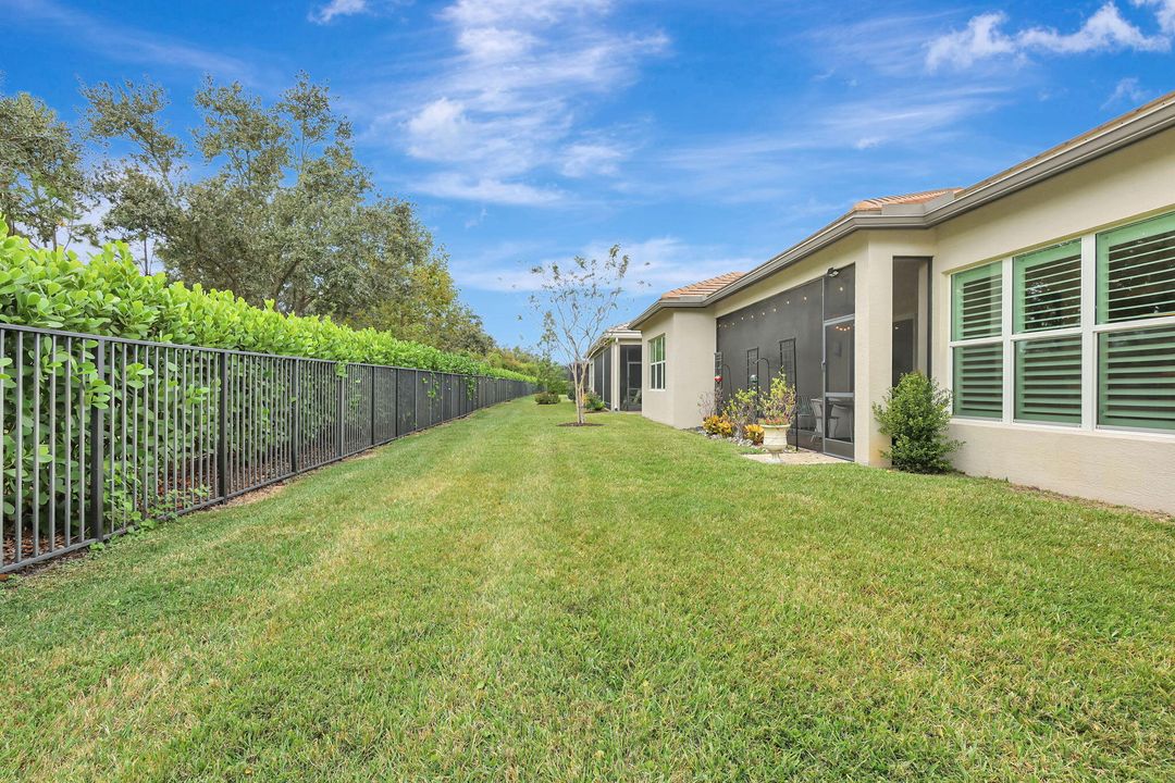 For Sale: $674,900 (3 beds, 2 baths, 2580 Square Feet)