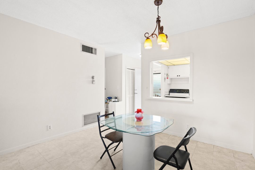 For Sale: $95,000 (1 beds, 1 baths, 675 Square Feet)