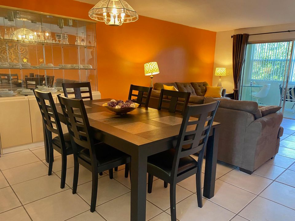 出租: $2,000 (2 贝兹, 2 浴室, 53 平方英尺)