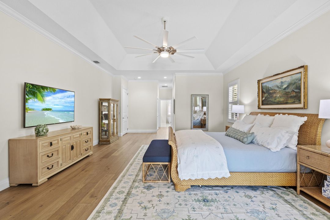 For Sale: $5,389,900 (5 beds, 3 baths, 5107 Square Feet)