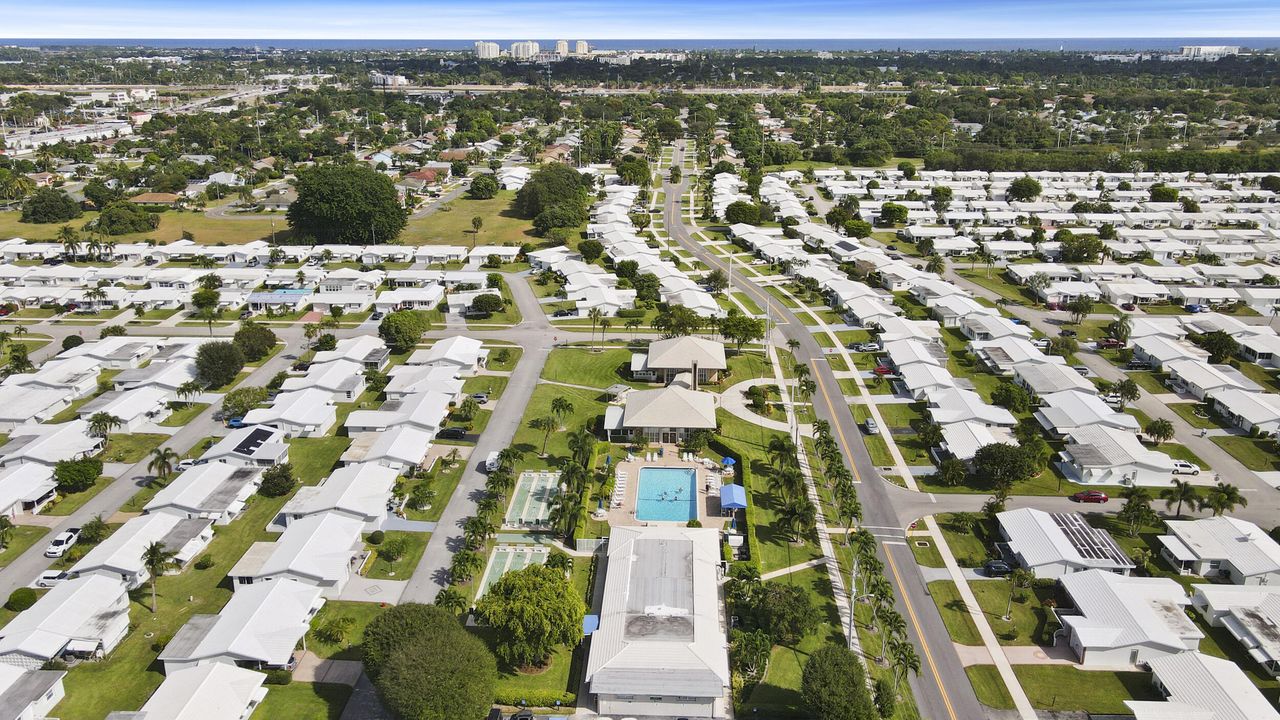 For Sale: $95,000 (1 beds, 1 baths, 675 Square Feet)