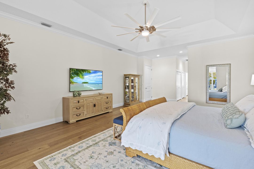 For Sale: $5,389,900 (5 beds, 3 baths, 5107 Square Feet)