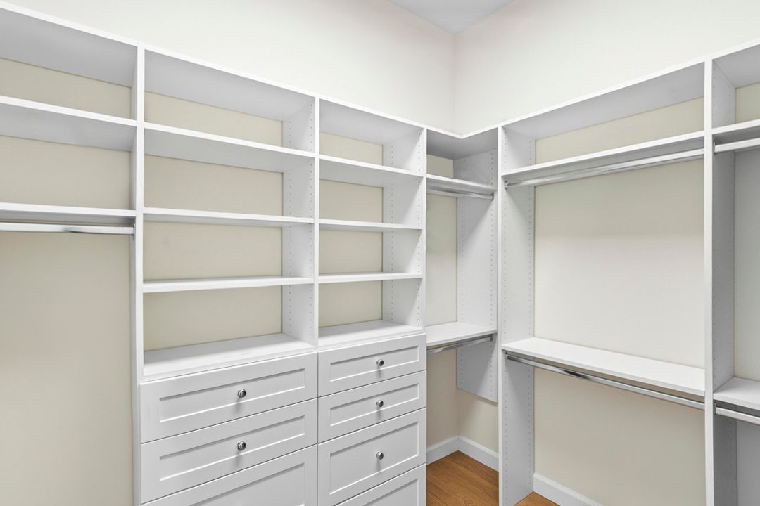 For Sale: $5,389,900 (5 beds, 3 baths, 5107 Square Feet)