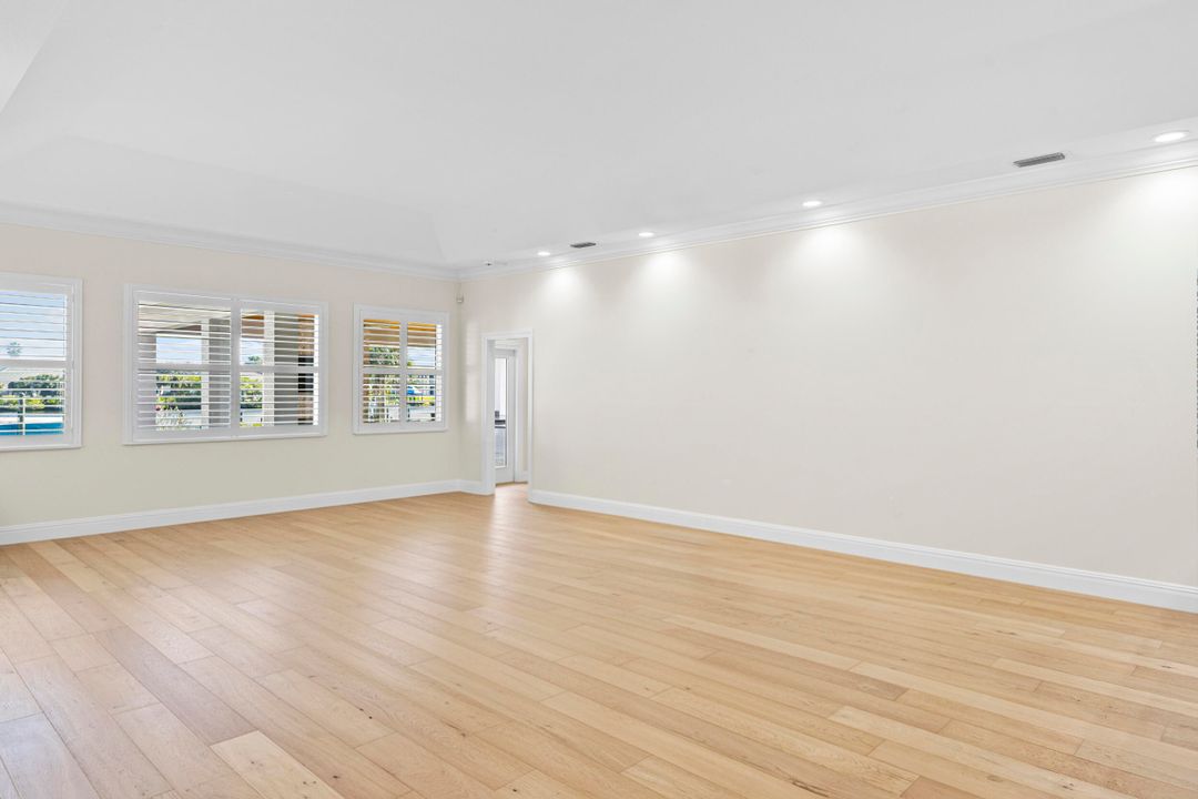 For Sale: $5,389,900 (5 beds, 3 baths, 5107 Square Feet)