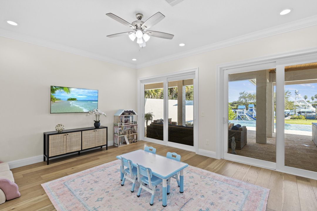 For Sale: $5,389,900 (5 beds, 3 baths, 5107 Square Feet)