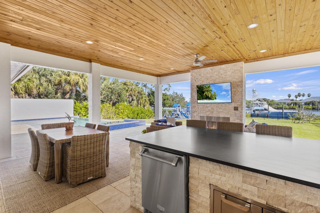 For Sale: $5,389,900 (5 beds, 3 baths, 5107 Square Feet)