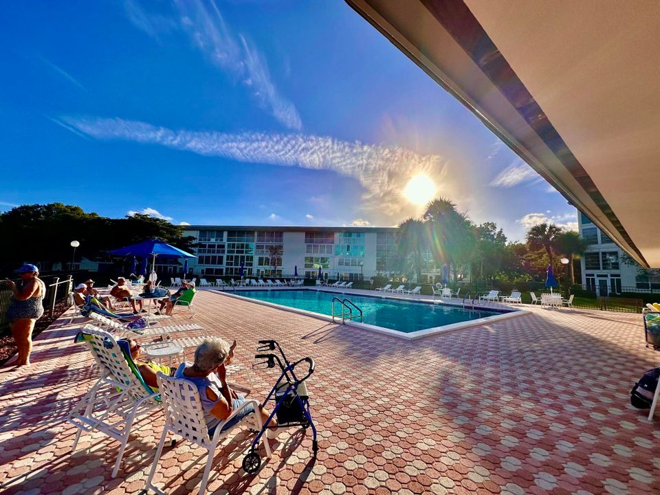 Activo con contrato: $1,900 (2 camas, 2 baños, 1002 Pies cuadrados)