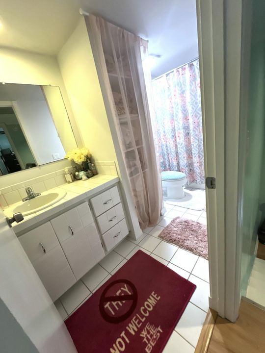 待售: $330,000 (2 贝兹, 2 浴室, 1302 平方英尺)