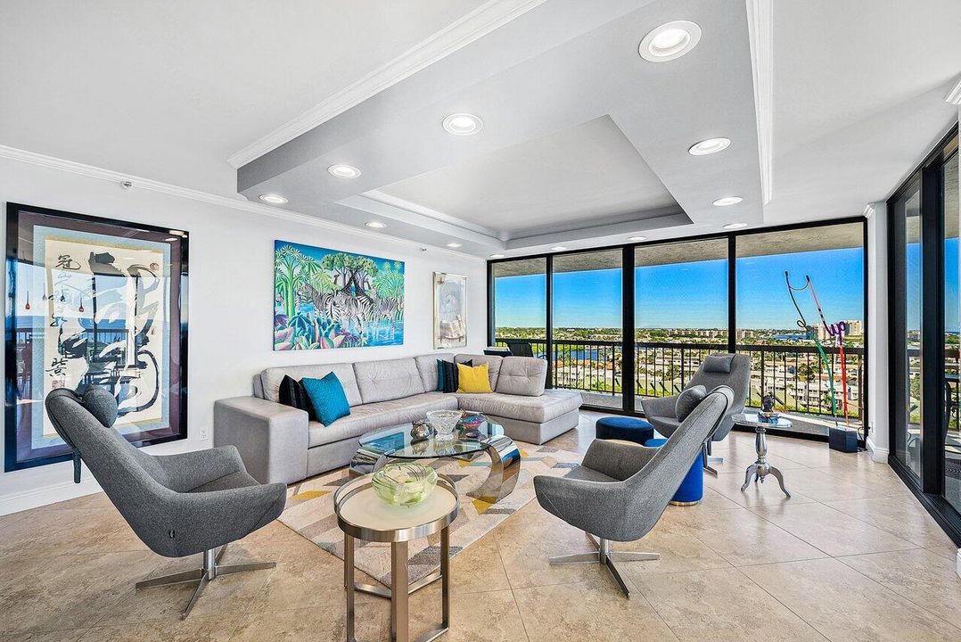 For Sale: $1,450,000 (3 beds, 2 baths, 2070 Square Feet)