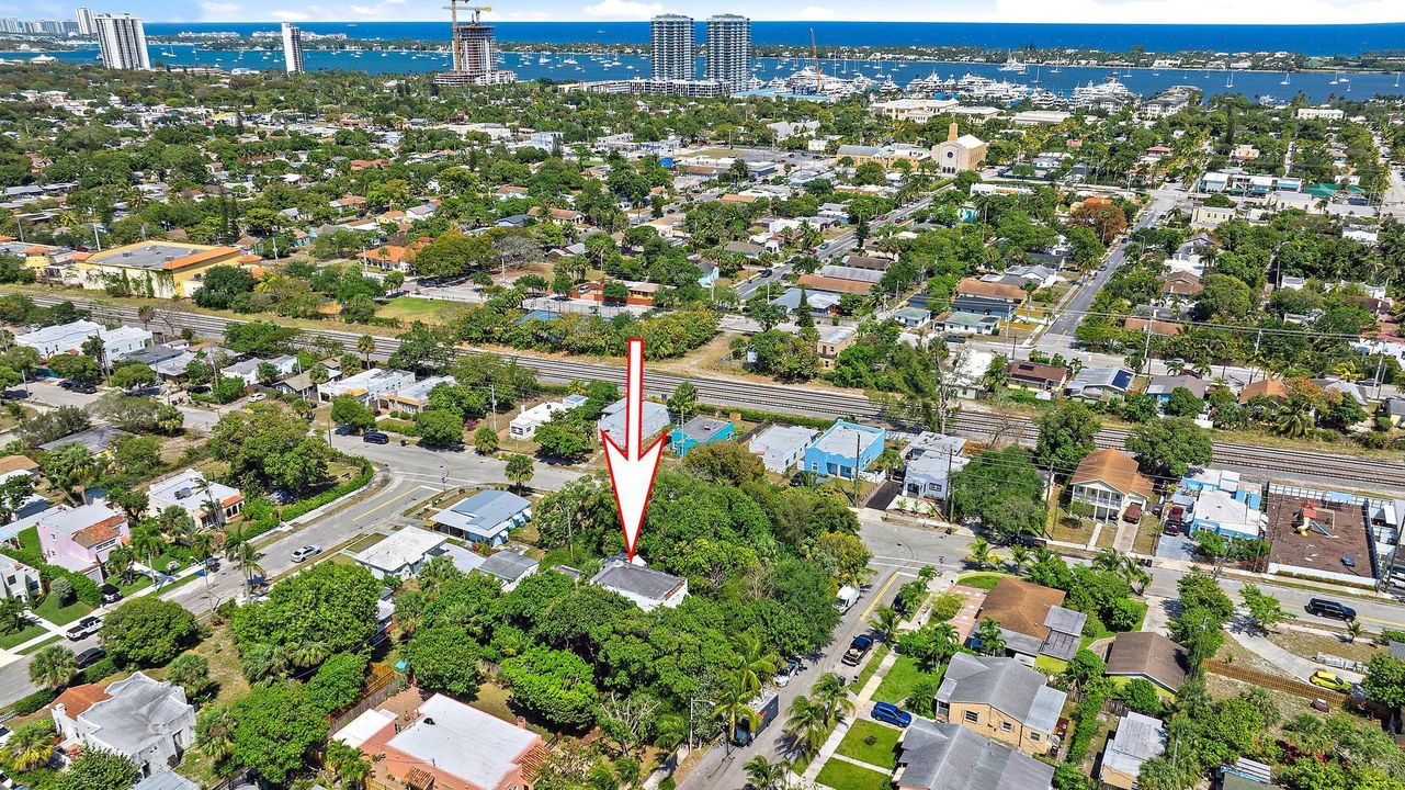 Недавно продано: $489,000 (4 спален, 3 ванн, 2345 Квадратных фут)