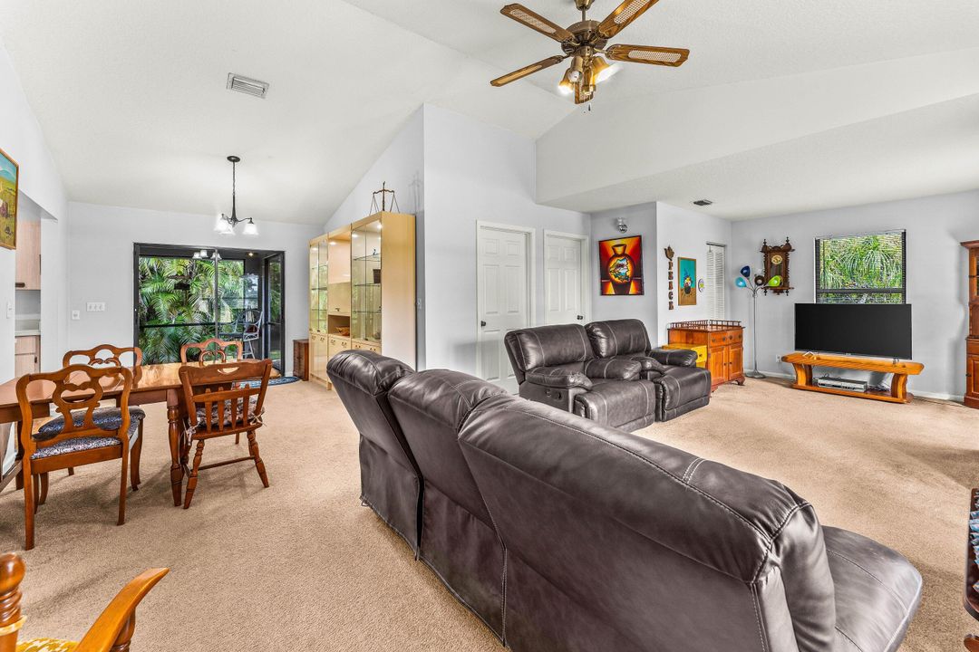 Active With Contract: $529,999 (2 beds, 2 baths, 1061 Square Feet)