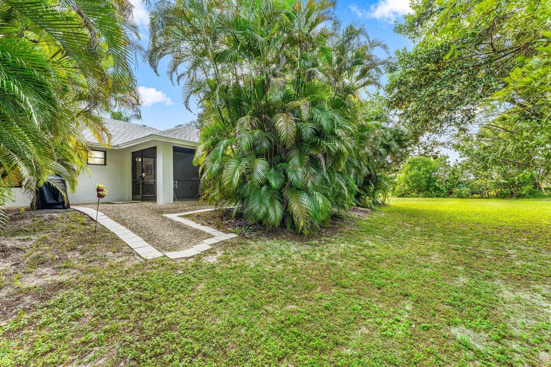 Active With Contract: $529,999 (2 beds, 2 baths, 1061 Square Feet)