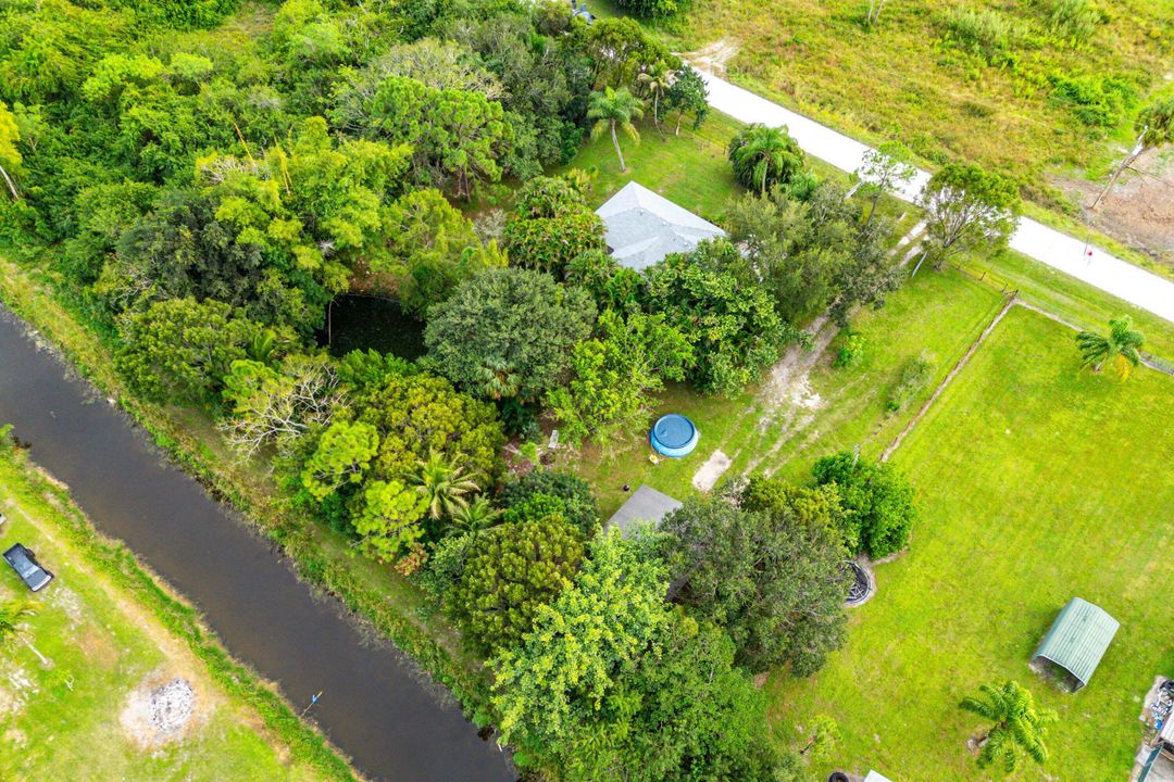 Active With Contract: $529,999 (2 beds, 2 baths, 1061 Square Feet)