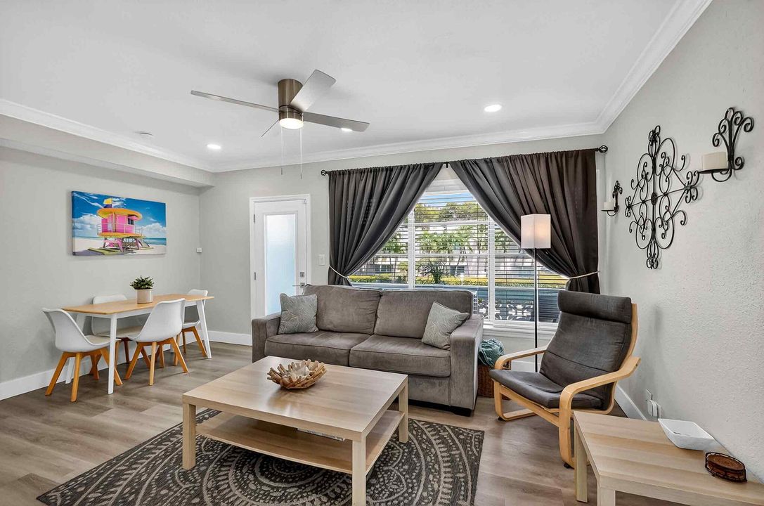 待售: $289,000 (1 贝兹, 1 浴室, 700 平方英尺)