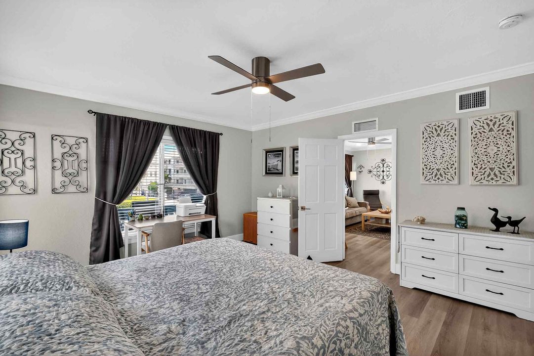 待售: $289,000 (1 贝兹, 1 浴室, 700 平方英尺)