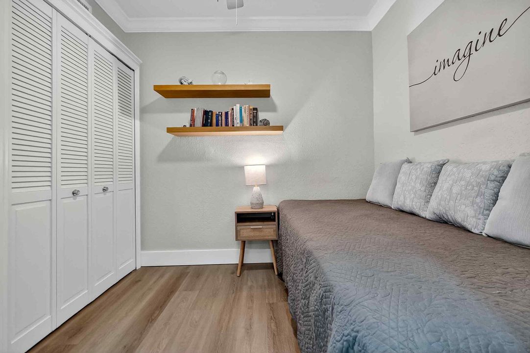 待售: $289,000 (1 贝兹, 1 浴室, 700 平方英尺)