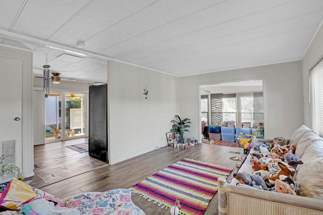 For Sale: $139,000 (2 beds, 2 baths, 828 Square Feet)