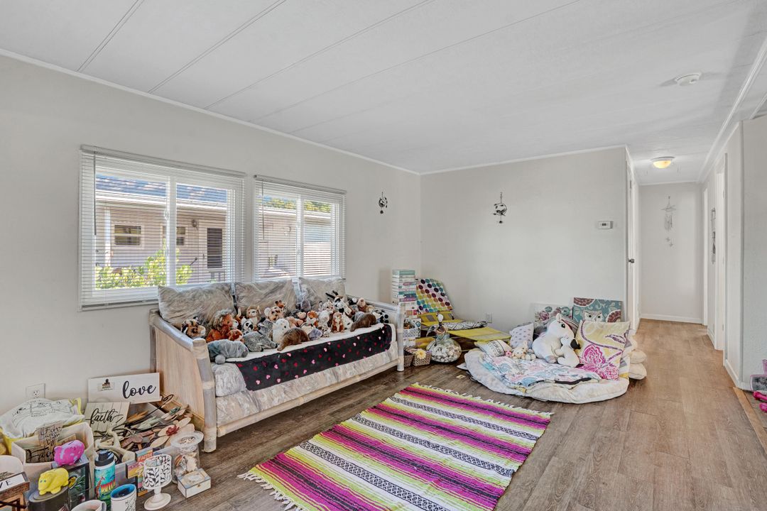 For Sale: $139,000 (2 beds, 2 baths, 828 Square Feet)