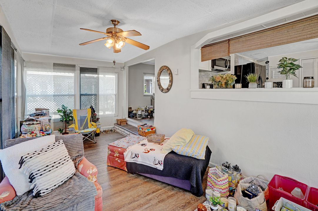 For Sale: $139,000 (2 beds, 2 baths, 828 Square Feet)