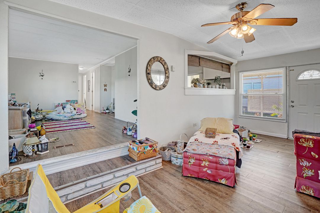 For Sale: $139,000 (2 beds, 2 baths, 828 Square Feet)