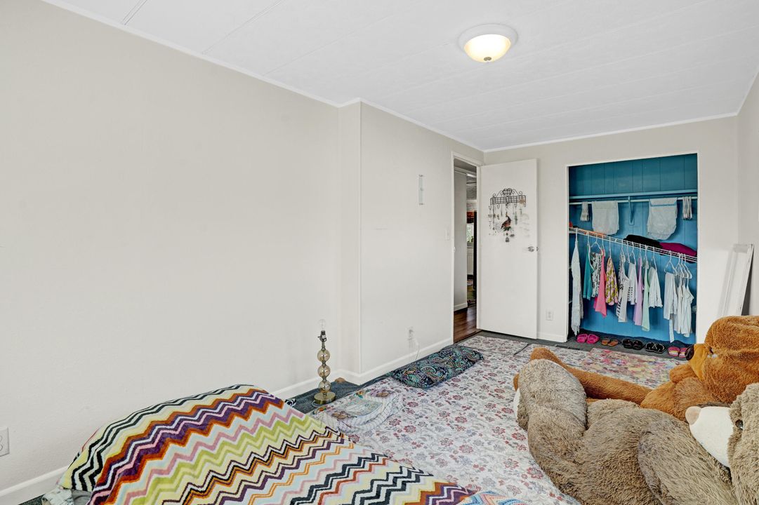 For Sale: $139,000 (2 beds, 2 baths, 828 Square Feet)