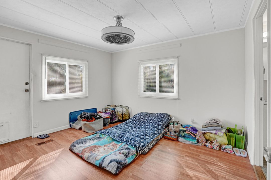 For Sale: $139,000 (2 beds, 2 baths, 828 Square Feet)