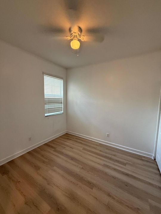 Active With Contract: $2,600 (3 beds, 2 baths, 1499 Square Feet)