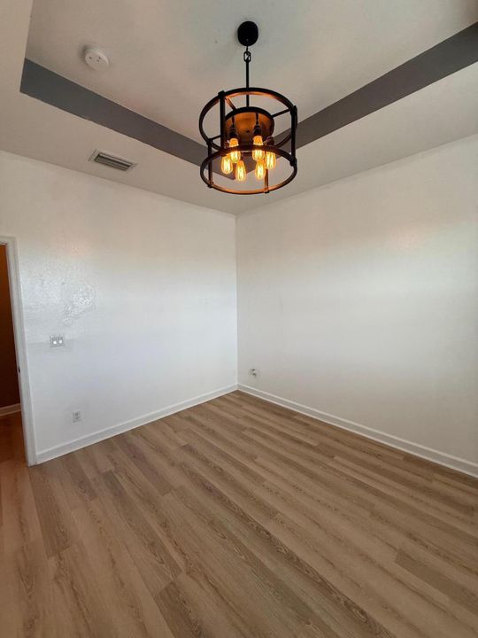 Active With Contract: $2,600 (3 beds, 2 baths, 1499 Square Feet)