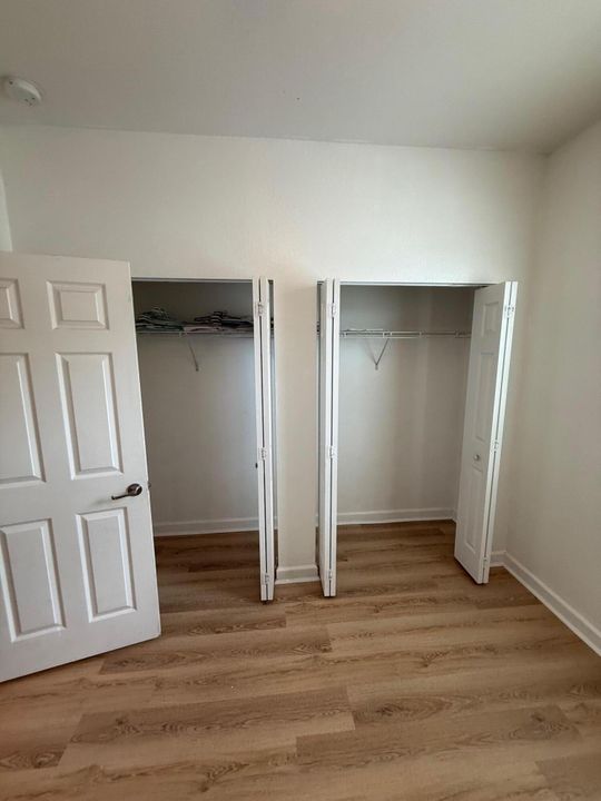 Active With Contract: $2,600 (3 beds, 2 baths, 1499 Square Feet)