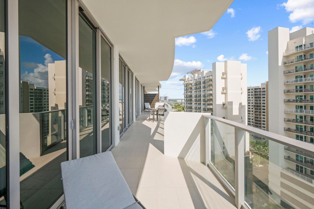 出租: $12,000 (2 贝兹, 2 浴室, 1565 平方英尺)