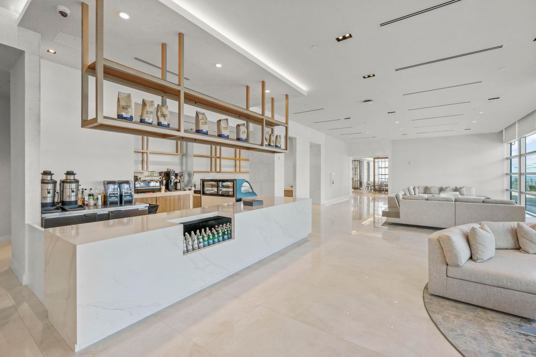 出租: $12,000 (2 贝兹, 2 浴室, 1565 平方英尺)