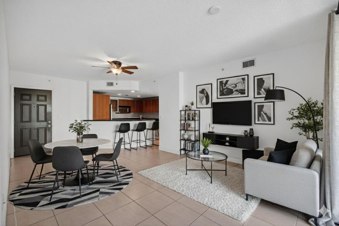 En Venta: $739,000 (3 camas, 3 baños, 1916 Pies cuadrados)