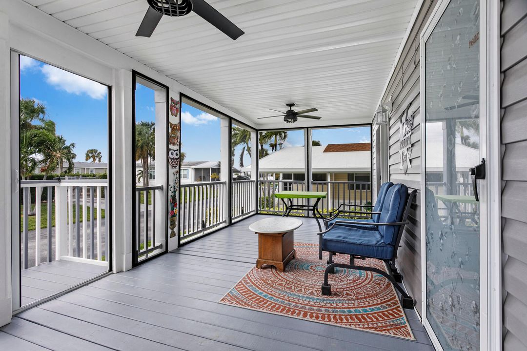 For Sale: $279,500 (2 beds, 2 baths, 1196 Square Feet)